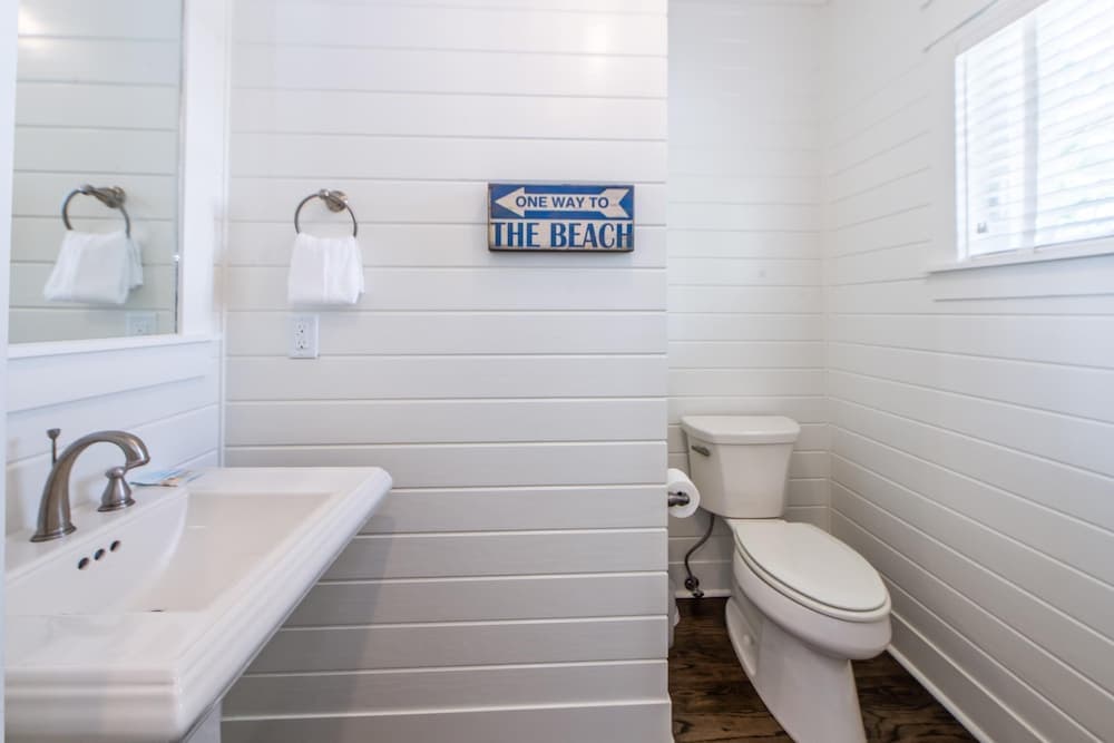 Anchors Up - Image 12