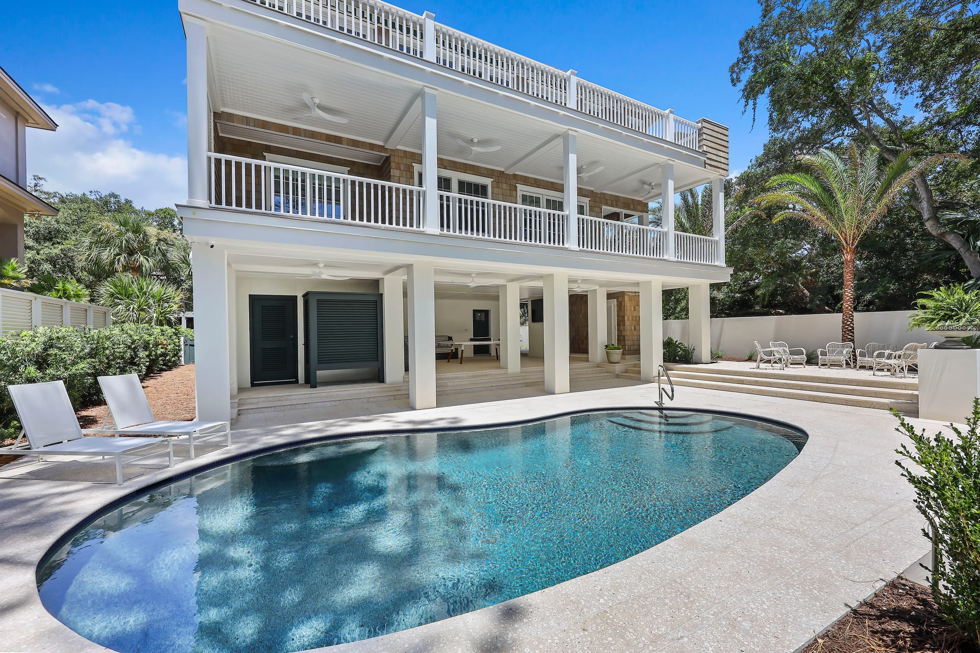 Cassina Sands - Image 1