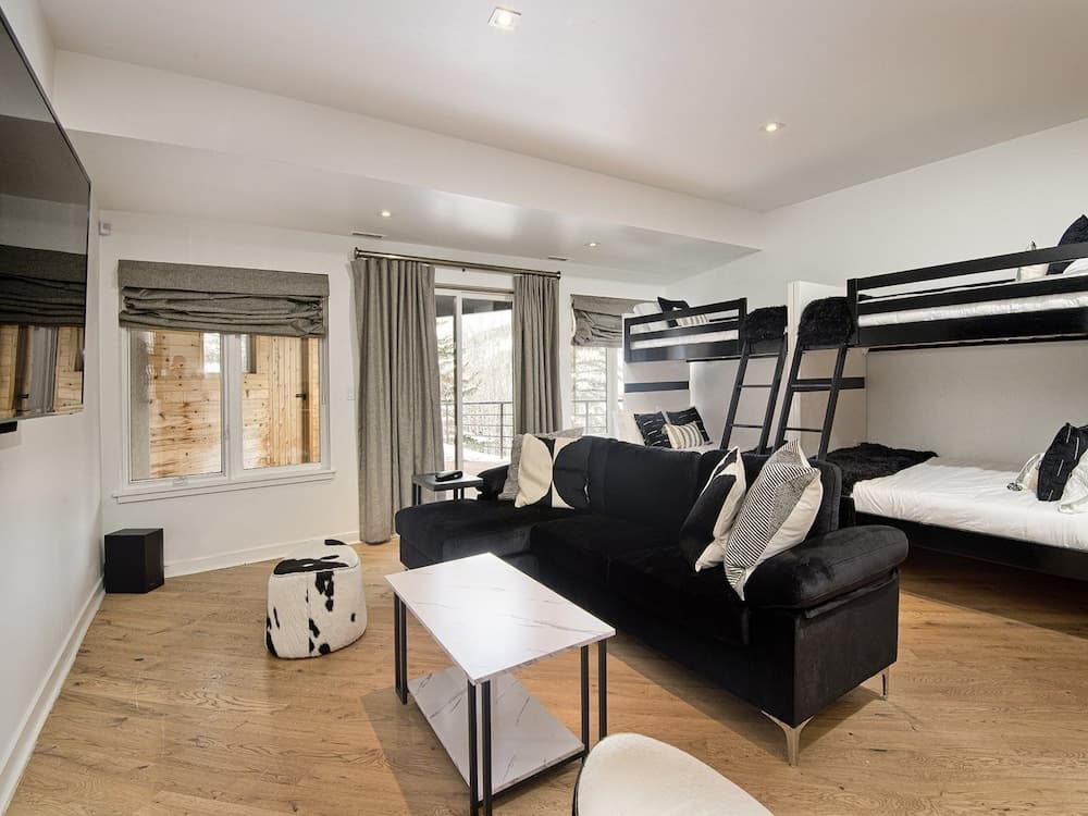 Apres Chalet - Image 30