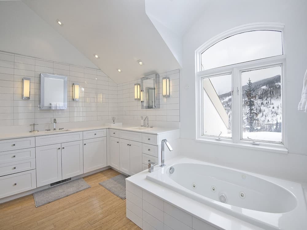 Apres Chalet - Image 69