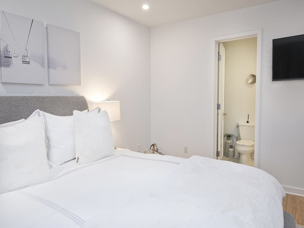 Apres Chalet - Image 41