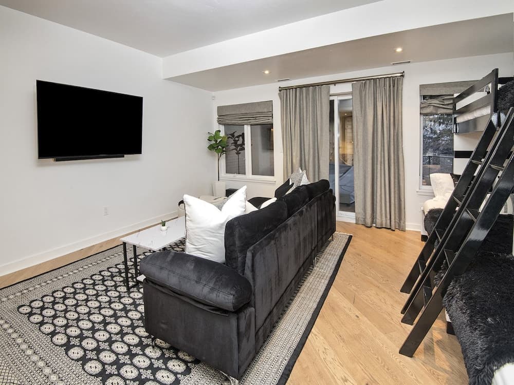 Apres Chalet - Image 43