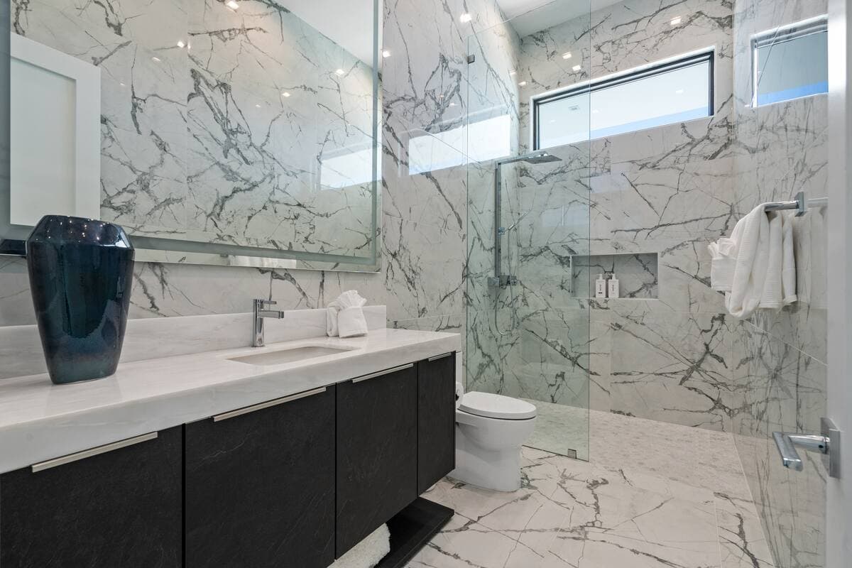 Bravo Villa #7 - Image 43