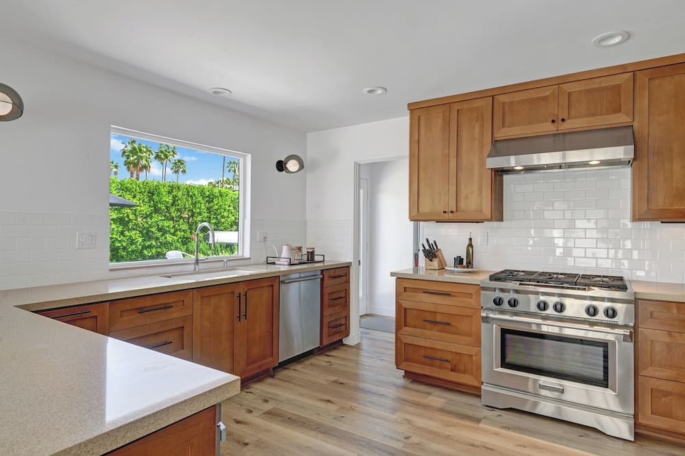 Arch House - Image 5