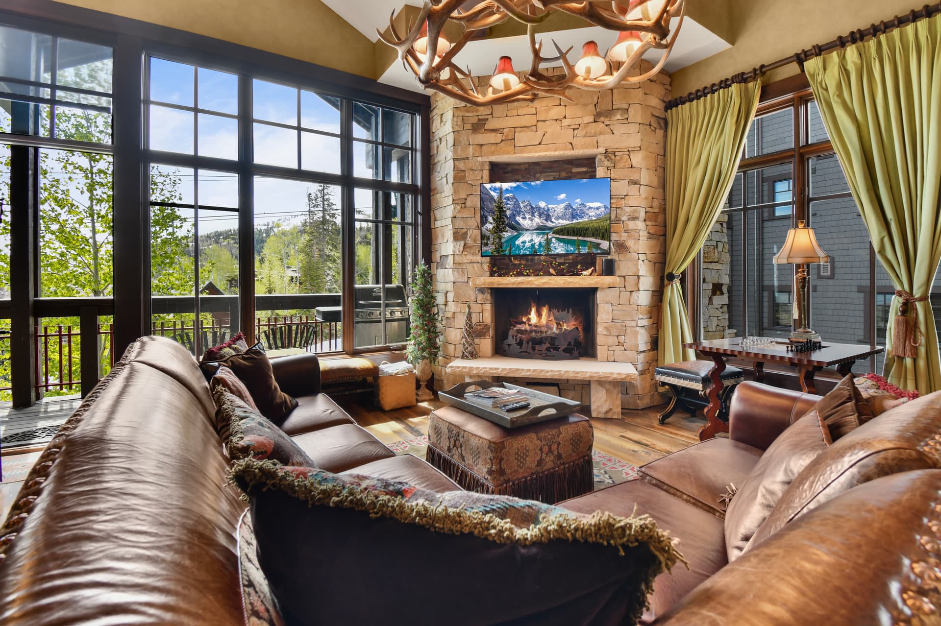 Arrowleaf Penthouse - Image 2