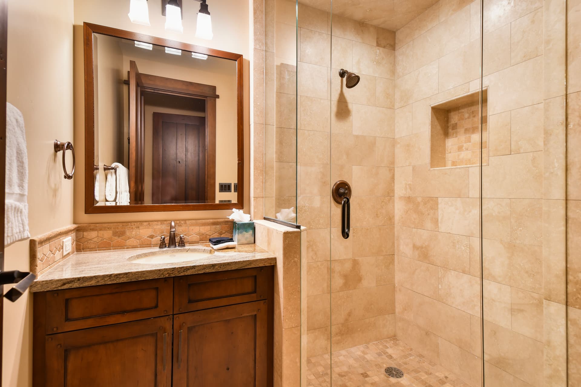 Arrowleaf Penthouse - Image 7