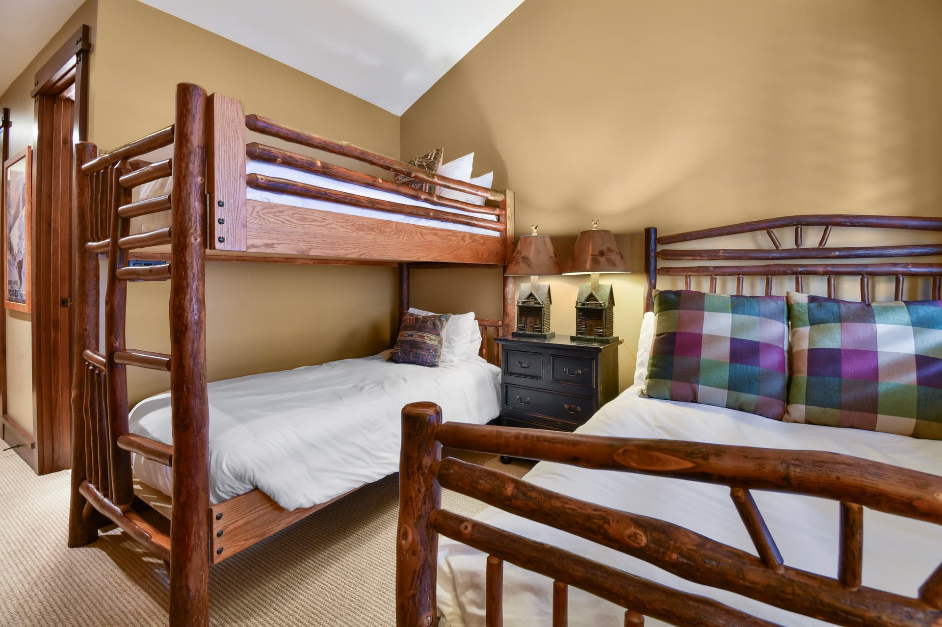 Arrowleaf Penthouse - Image 10