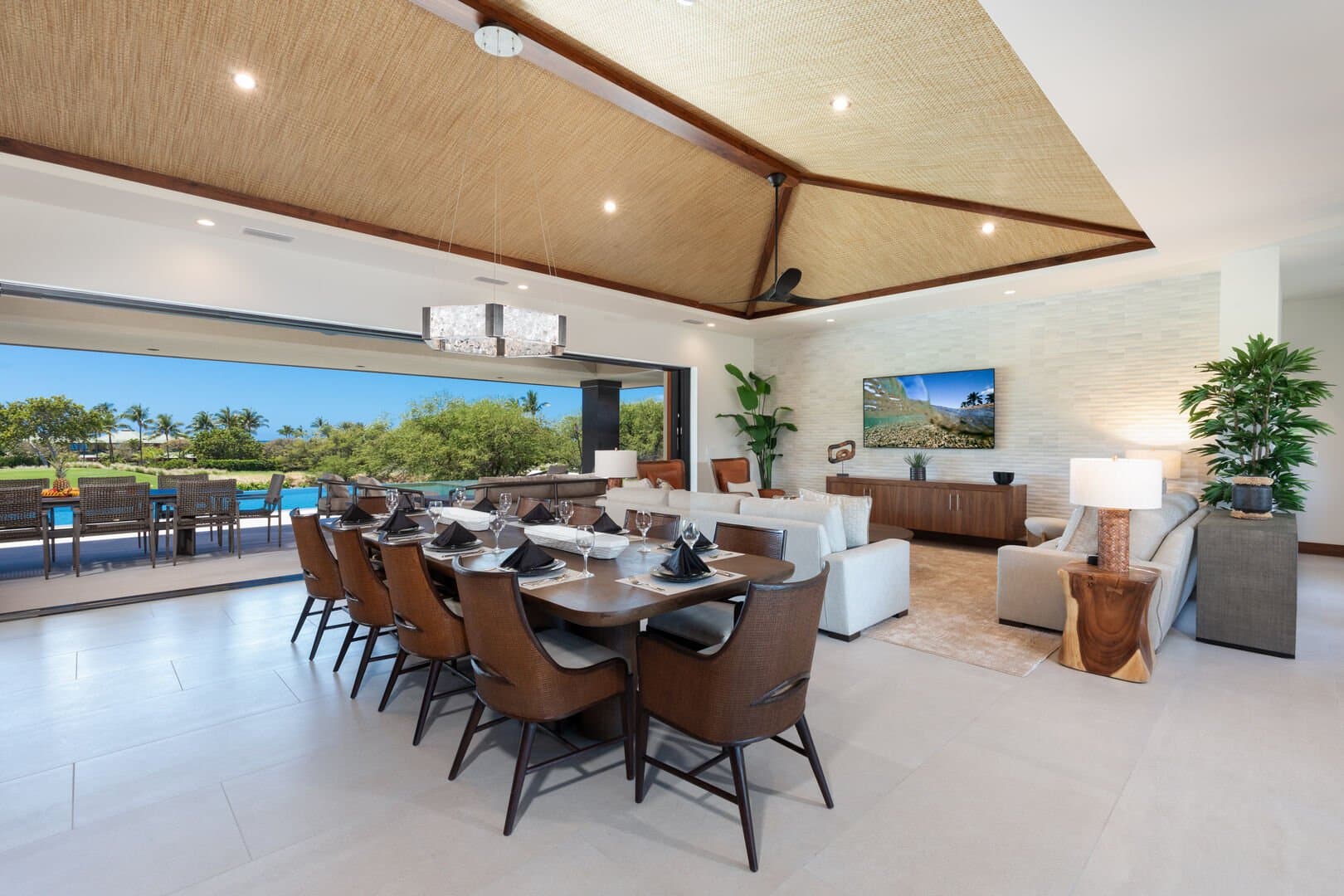 Hawaiian Elegance - Image 7