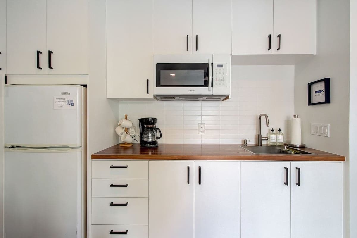 Sunset Paradise - Image 30