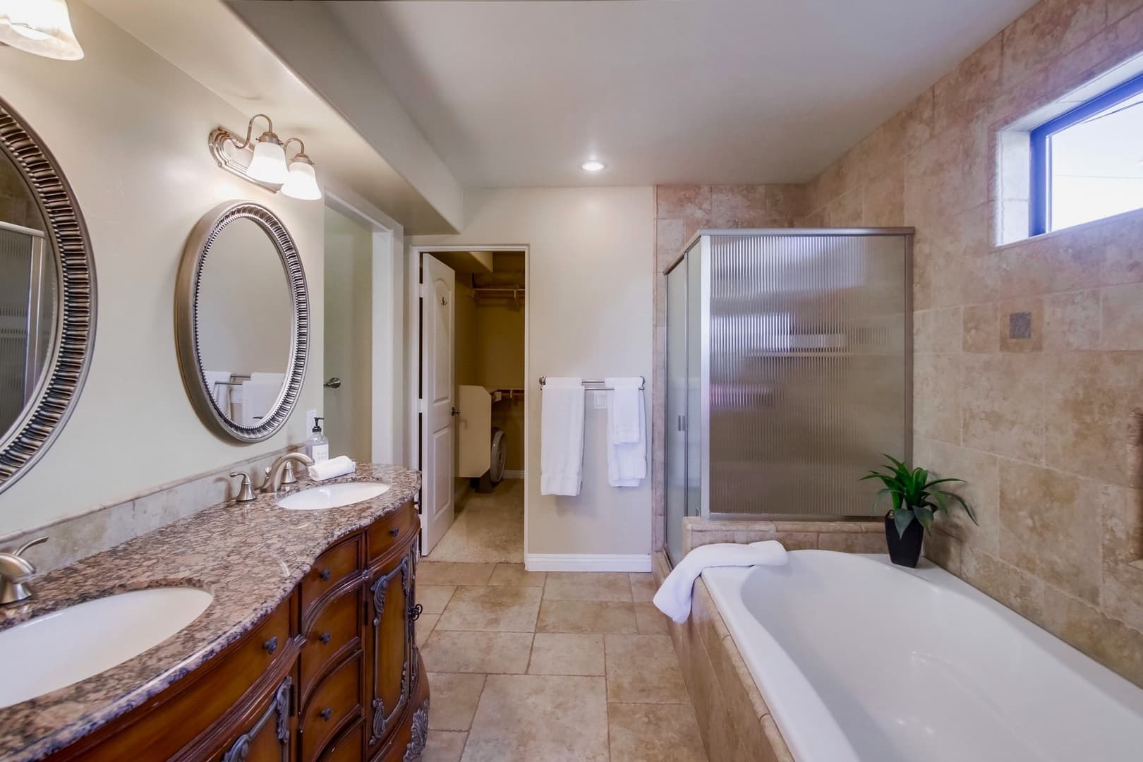 Italia House - Image 10