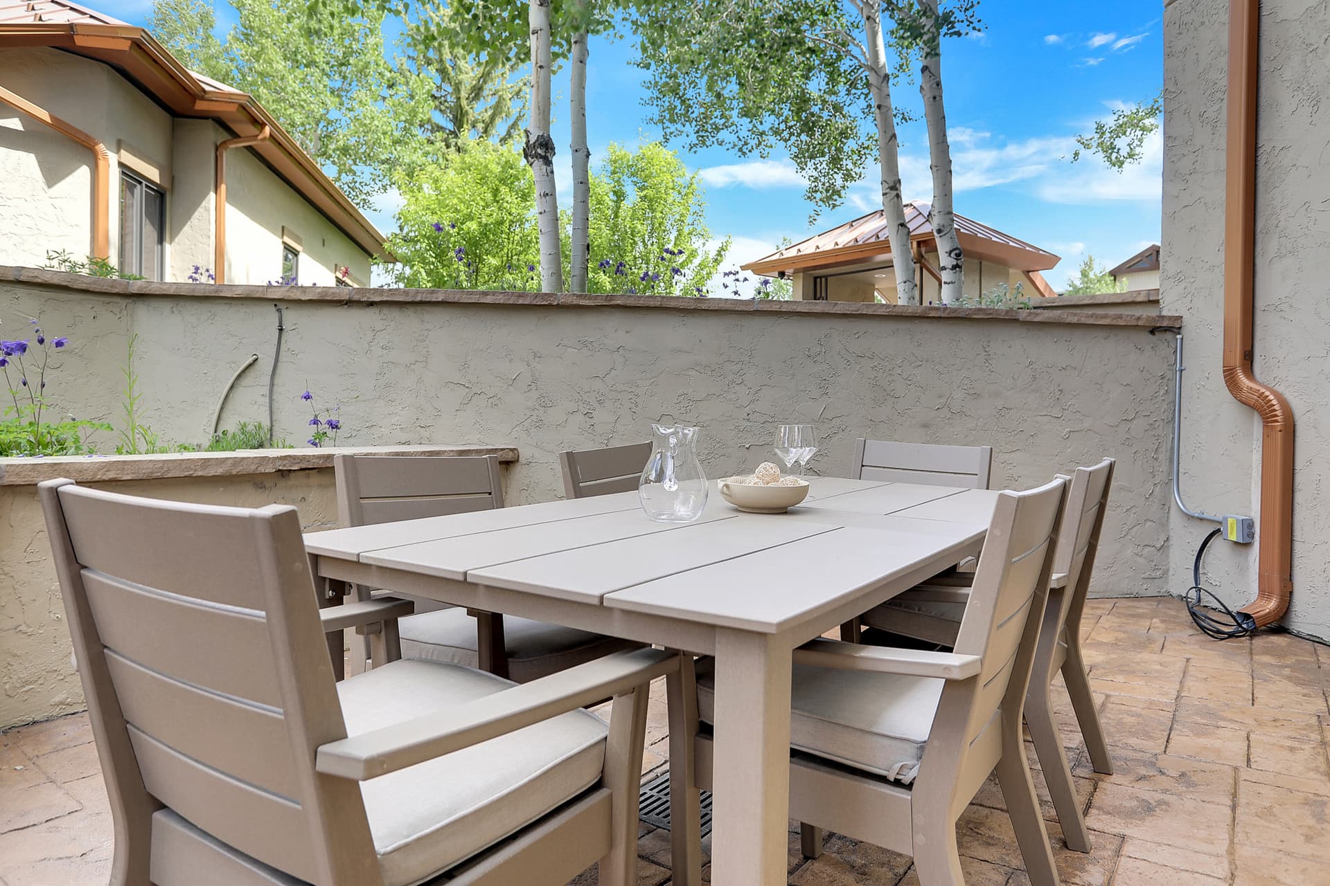 Atriums #26 - Image 70