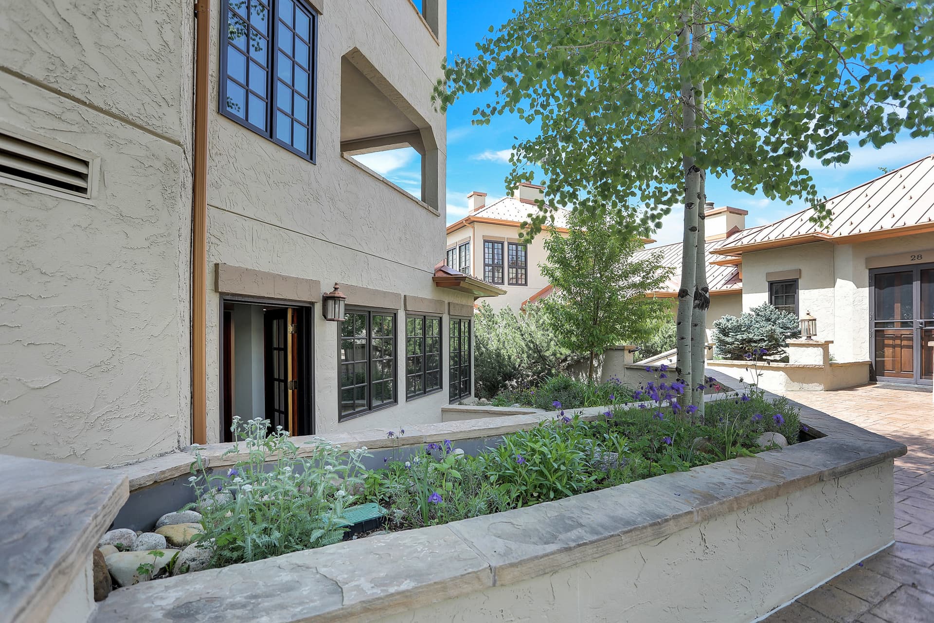 Atriums #26 - Image 81