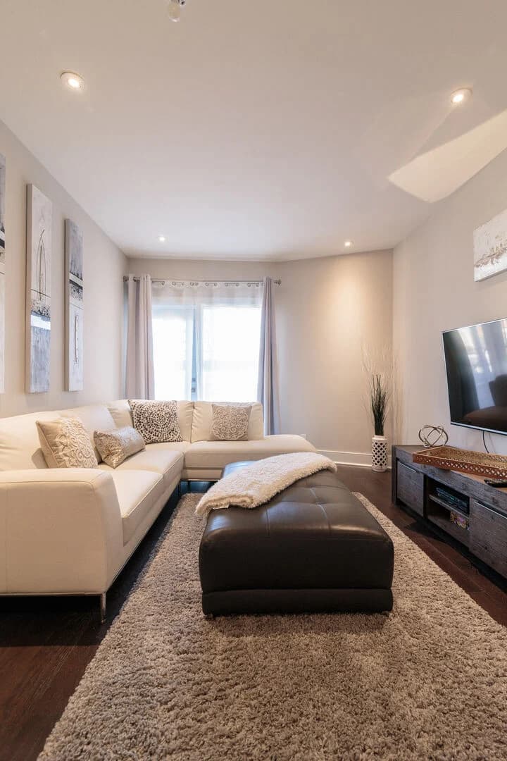 Hutchison Home - Image 5