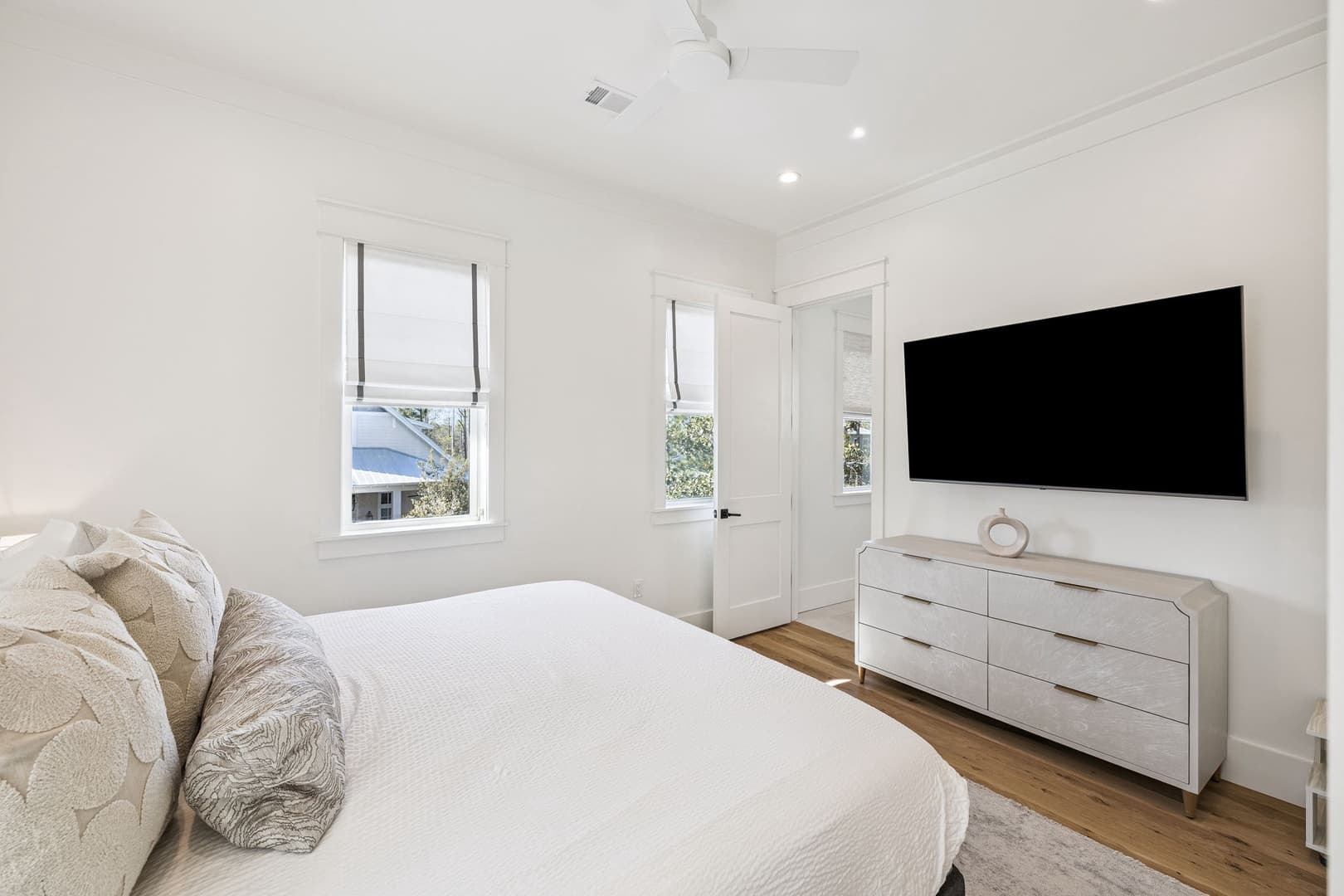 Anna Blue - Image 33