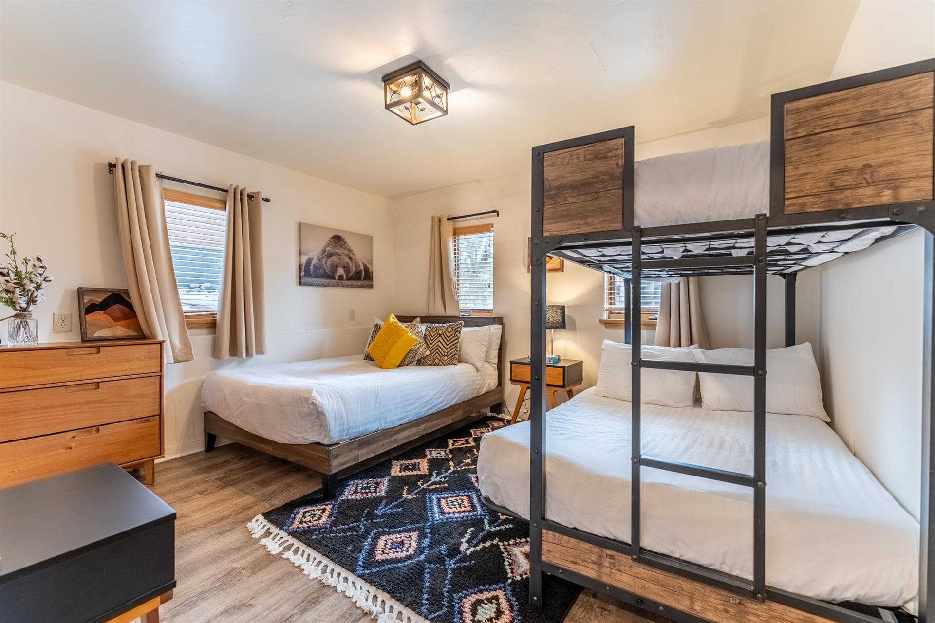 Rasor Court House - Image 30