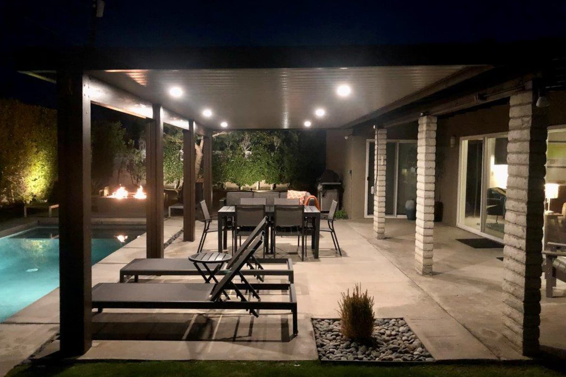 Palm Springs Modern Home - Image 20