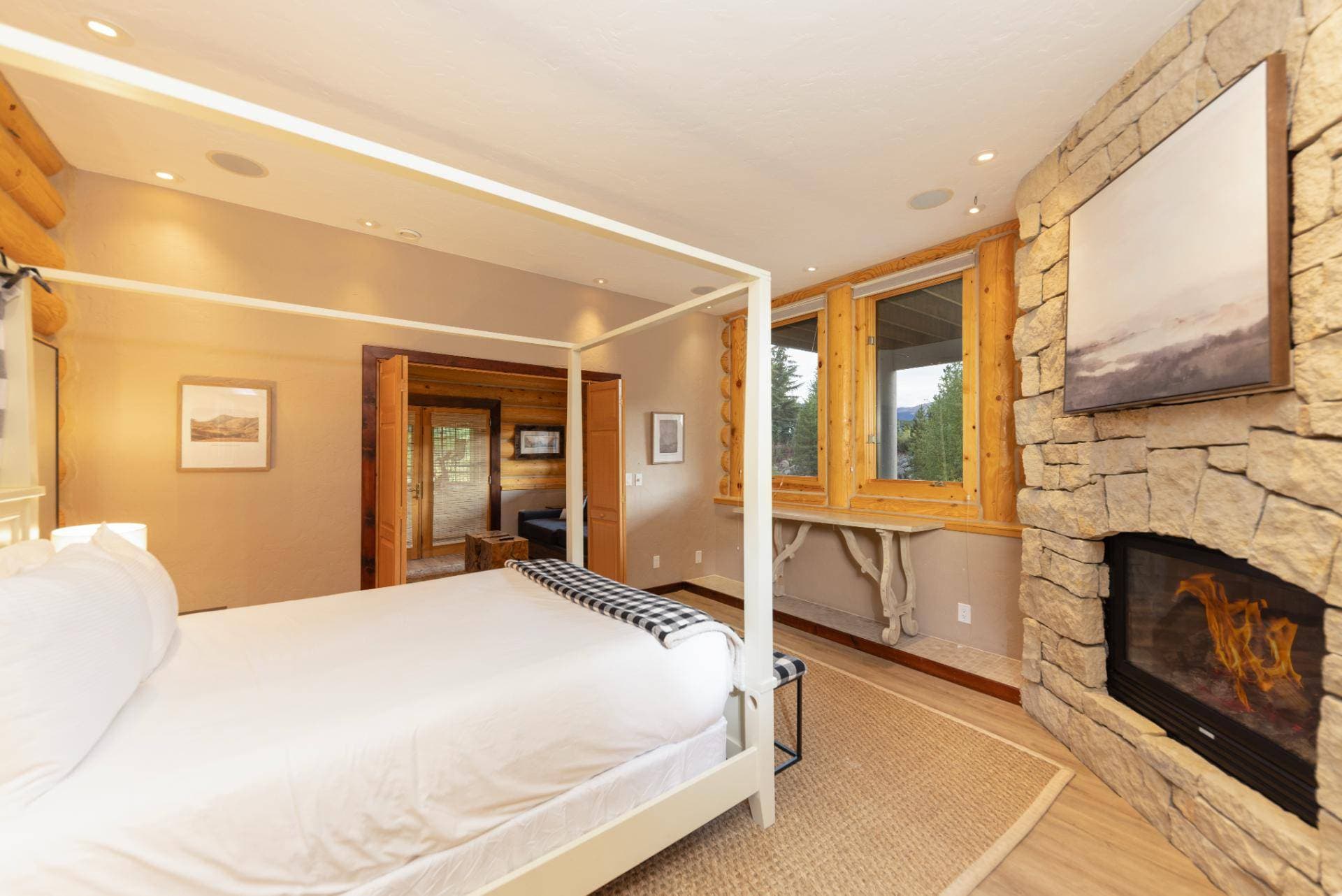 Modern Ski Home - Image 19