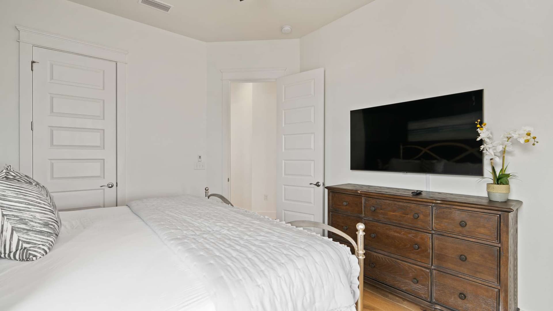 Grande Pointe Escape - Image 33