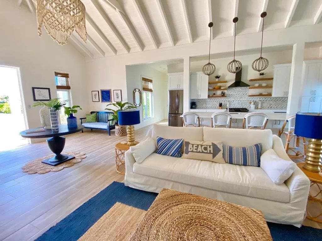 Azure Banks - Image 4