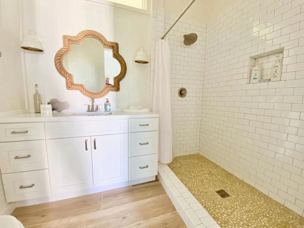 Azure Banks - Image 11