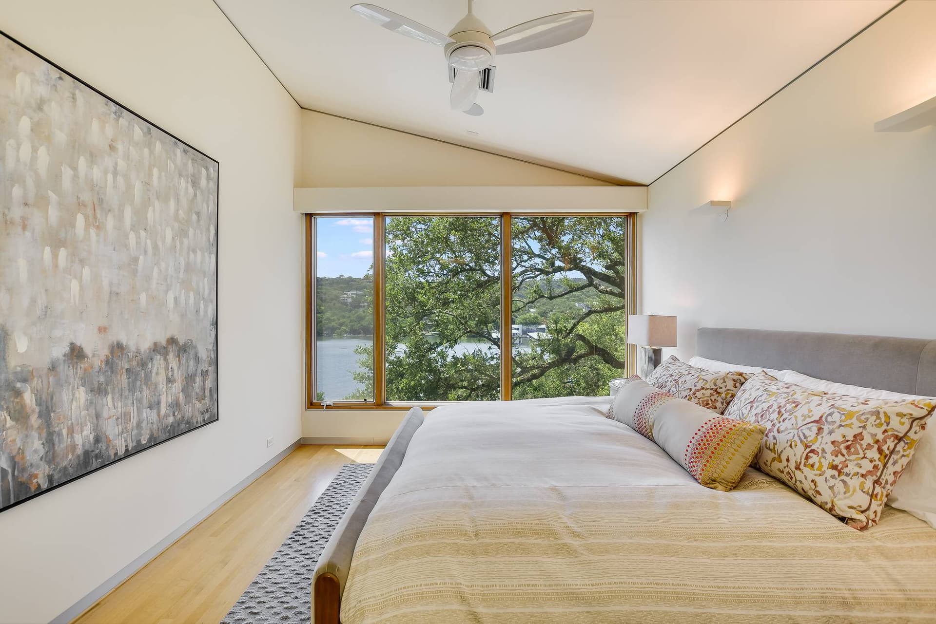 Waterfalls on the Lake Villa - Image 33