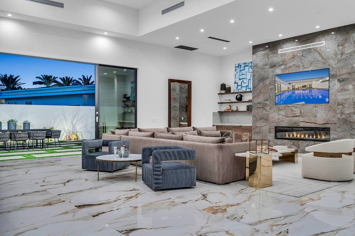 Bravo Villa #8 - Image 4