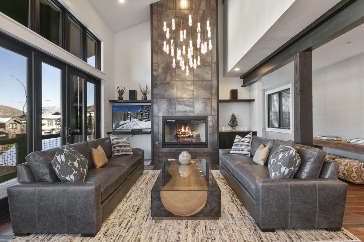  Empire Villa - Image 1