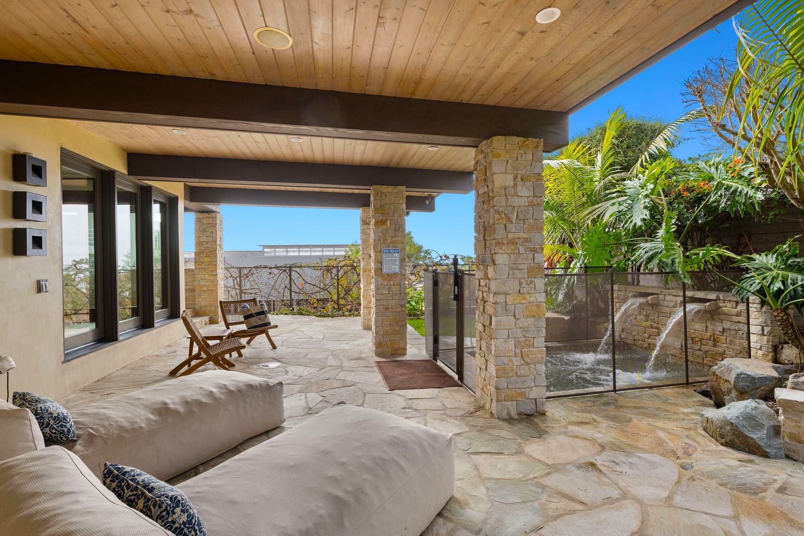 Costa Del Mar - Image 22