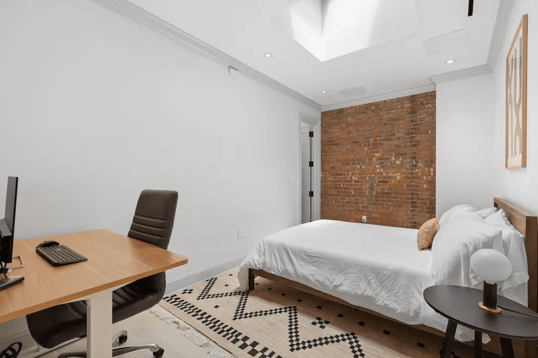 Linden Place II - Image 18