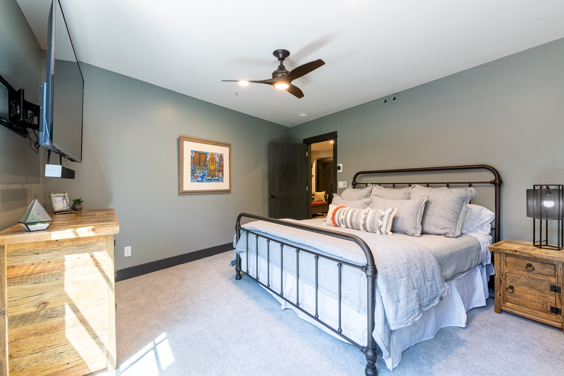 Mountain High at the Plaza - Image 21