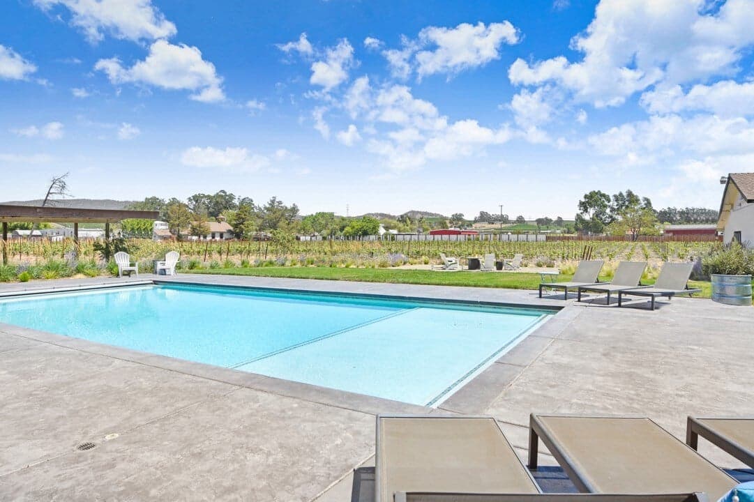 Carneros Farmhouse - Image 9