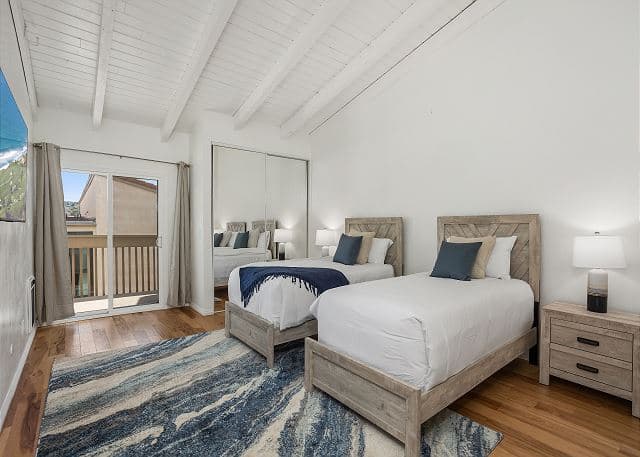 Shore O'Clock - Image 29