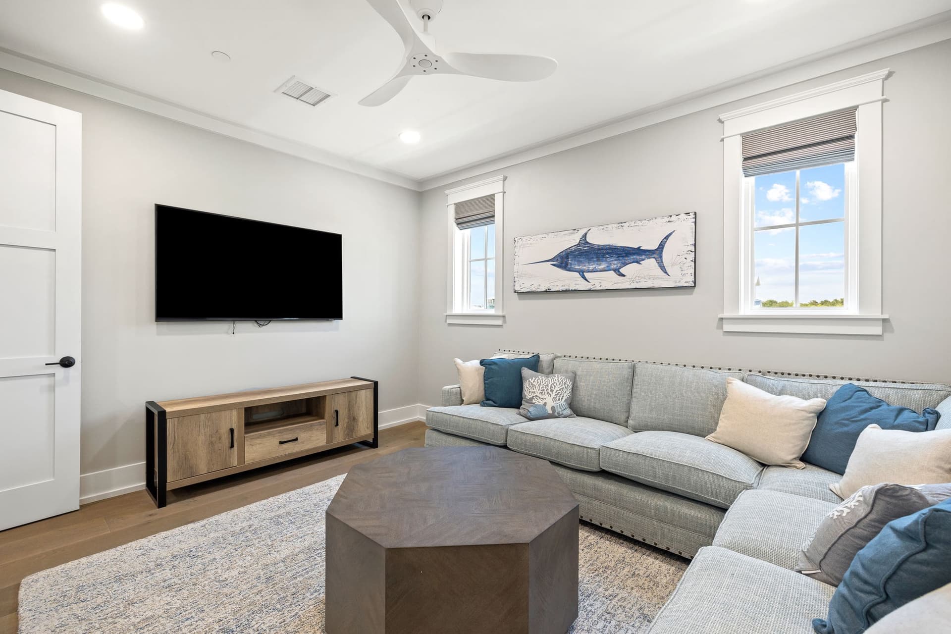 Emerald View - Image 26