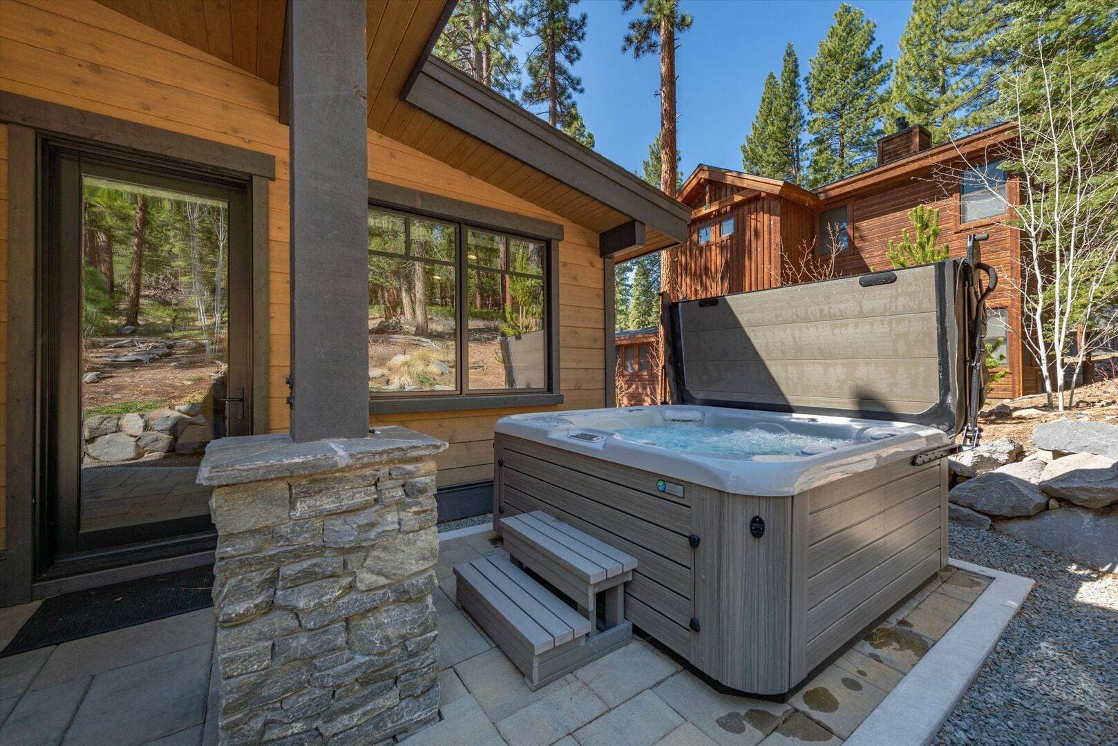 Lavish Cabin at Gray's Crossing - Image 28