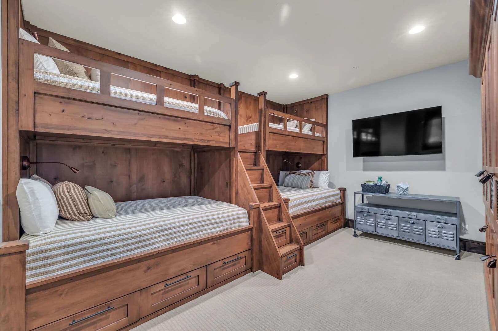 Snow Meadow Villa - Image 28