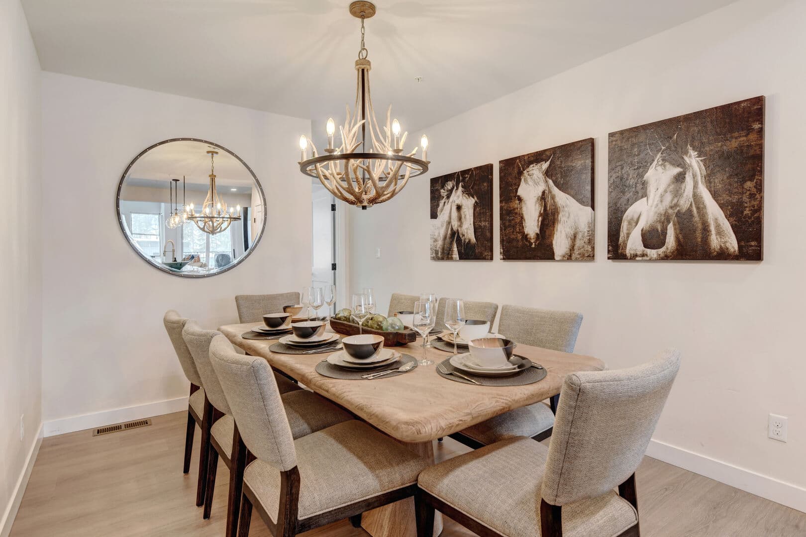 Arrow Luxury Loft #219 - Image 3