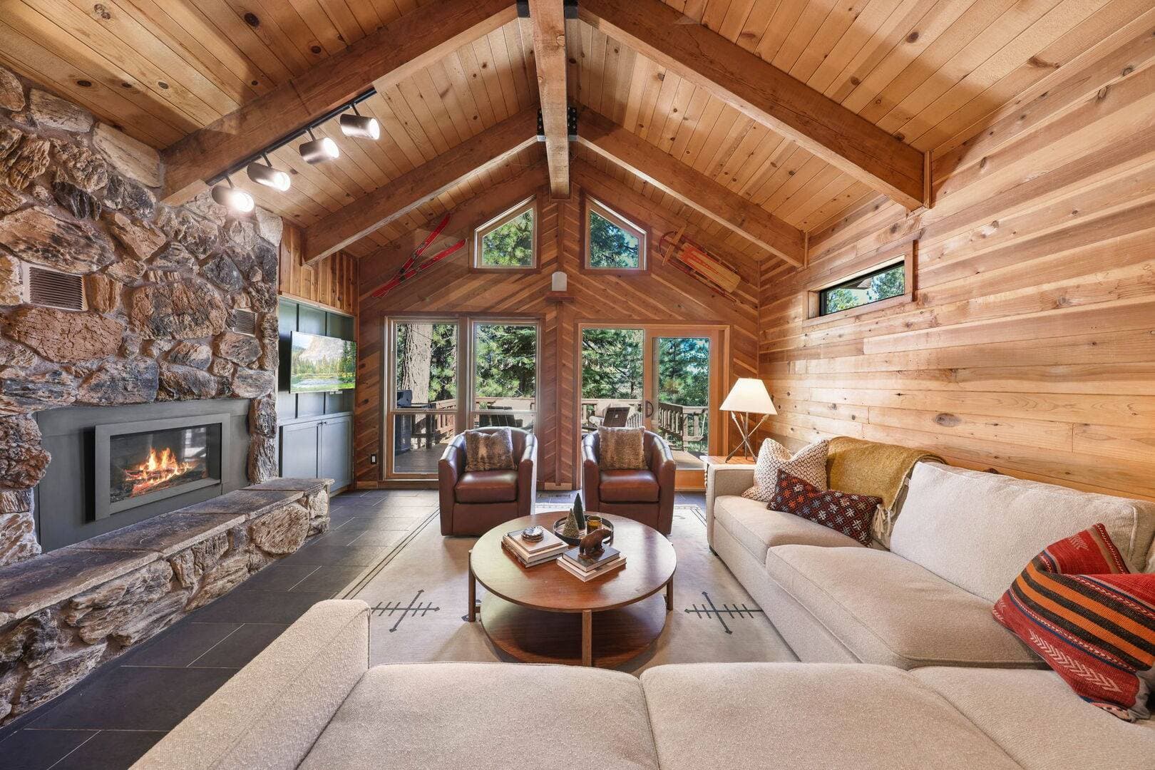 Sleeping Bear Lodge - Image 2