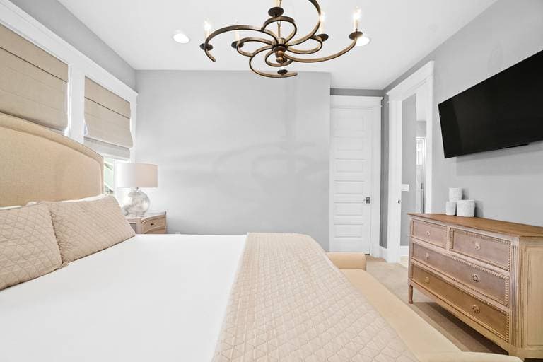 Blue Whale Bungalow - Image 32