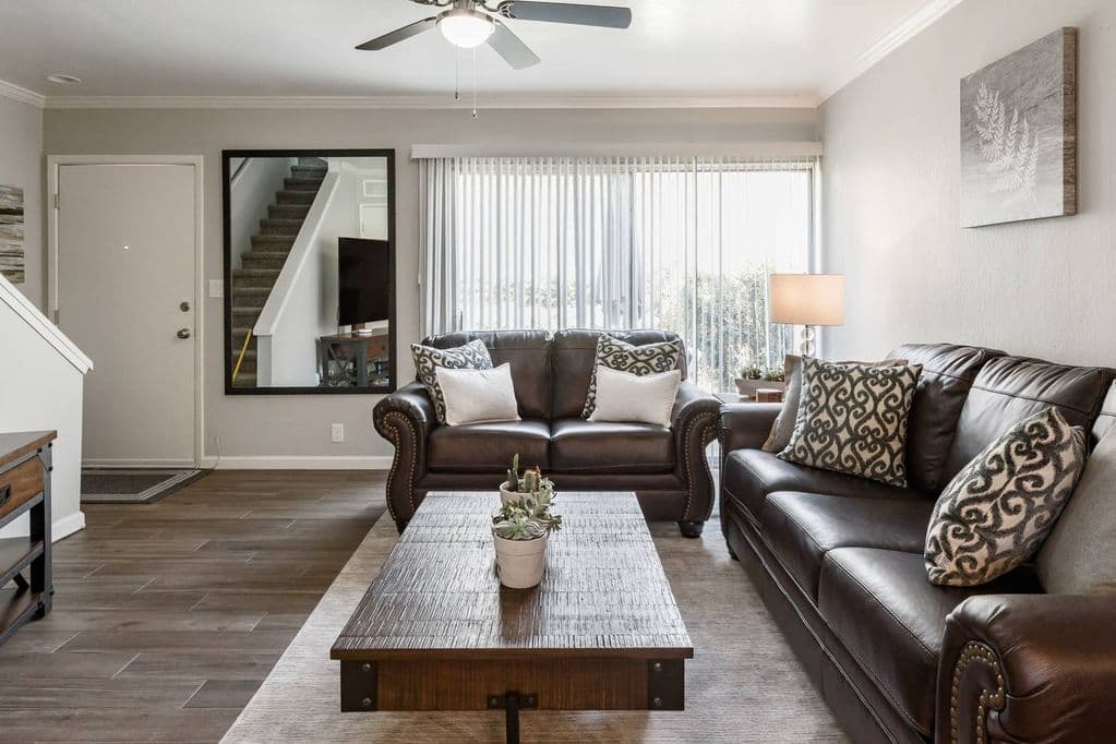 Rustic Modern Townhouse - Image 3