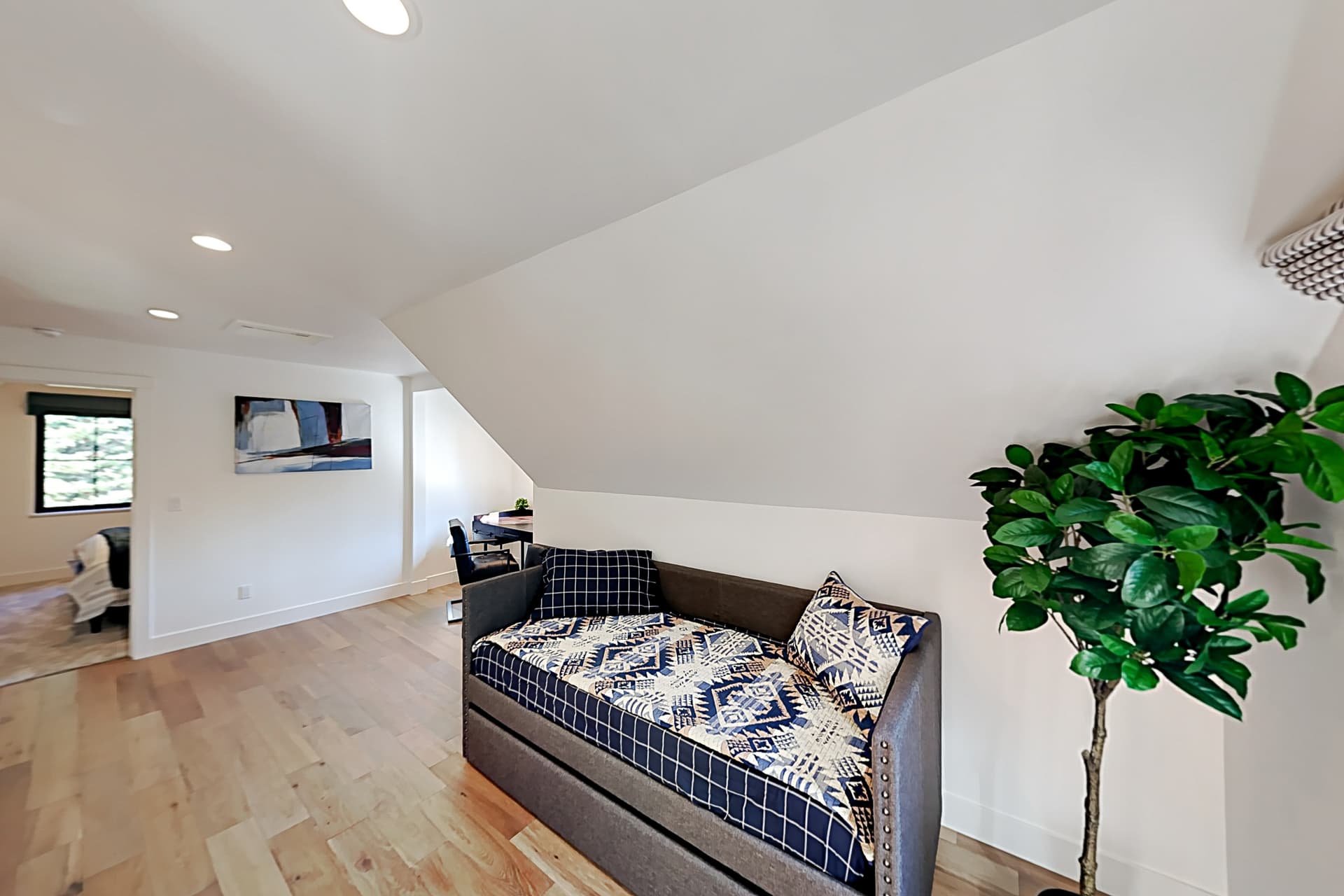 North Lake Adventure House - Image 25