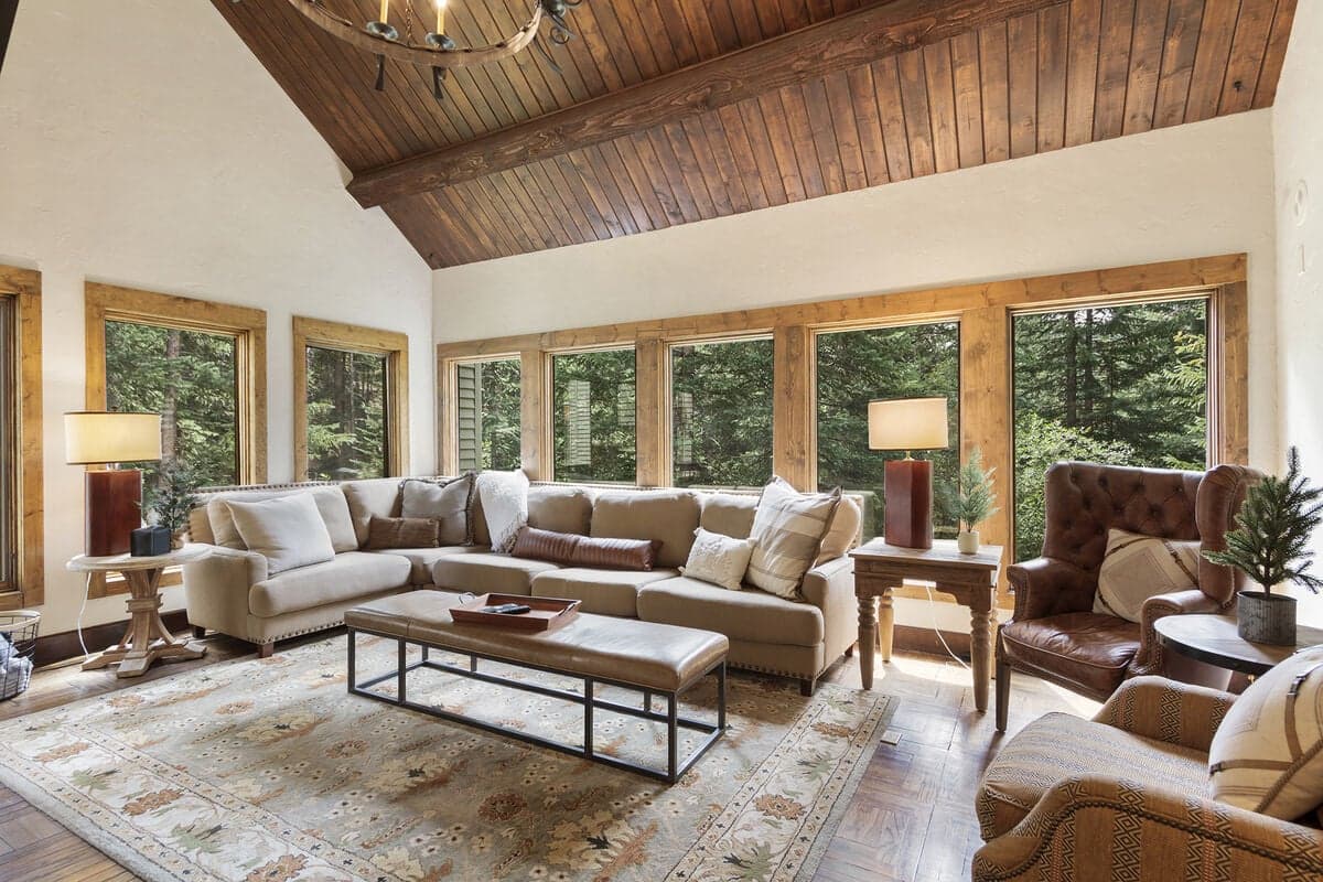 Creekside Chateau - Image 4