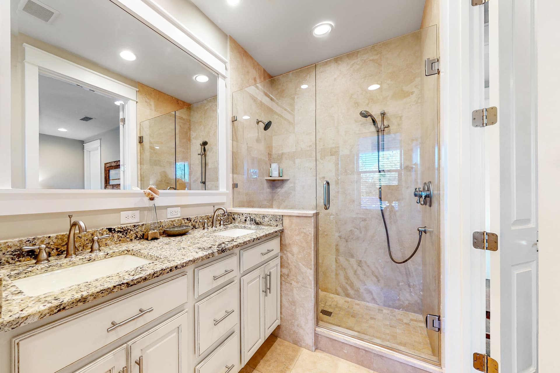 Coastal Retreat House - Image 23