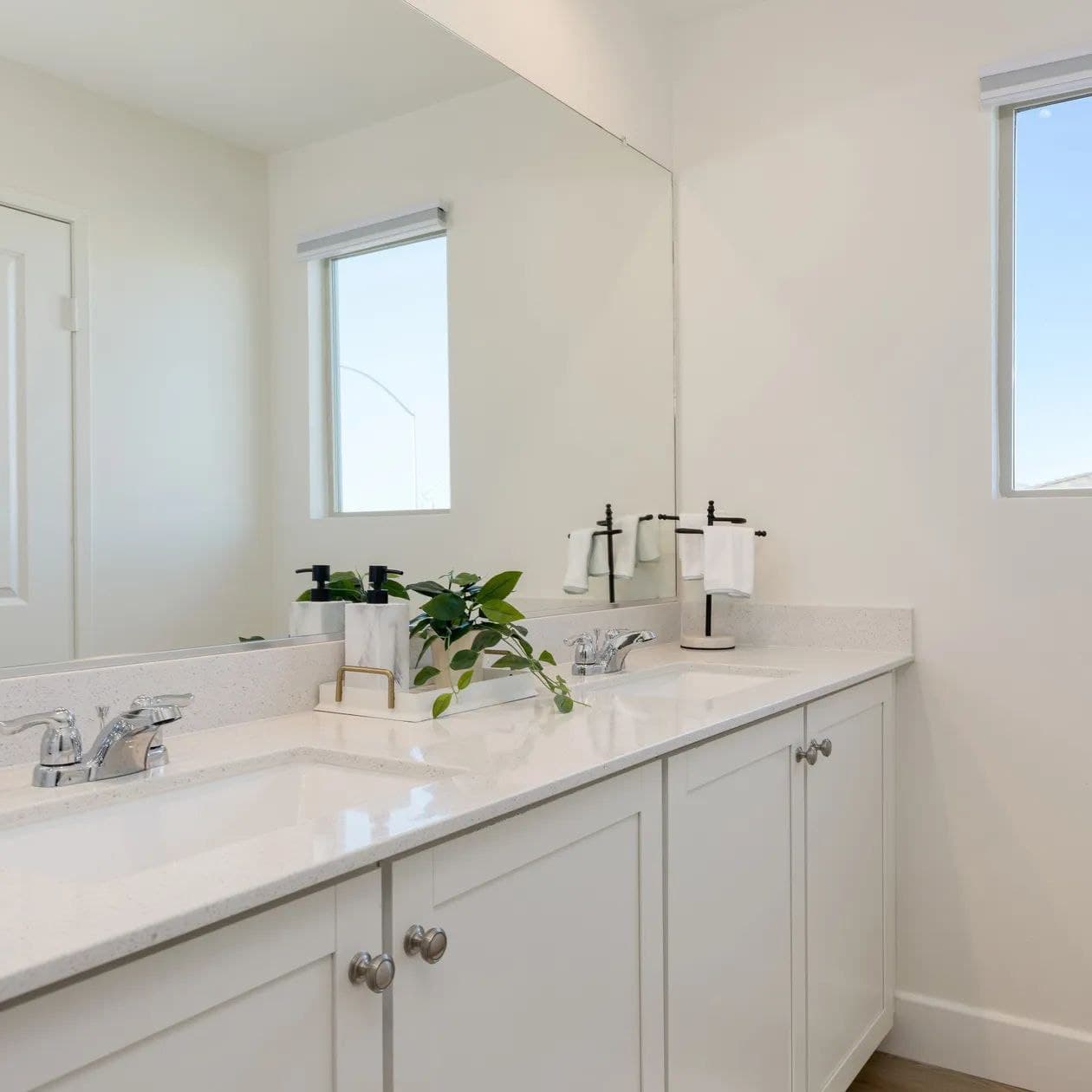 Desert Eden - Image 26