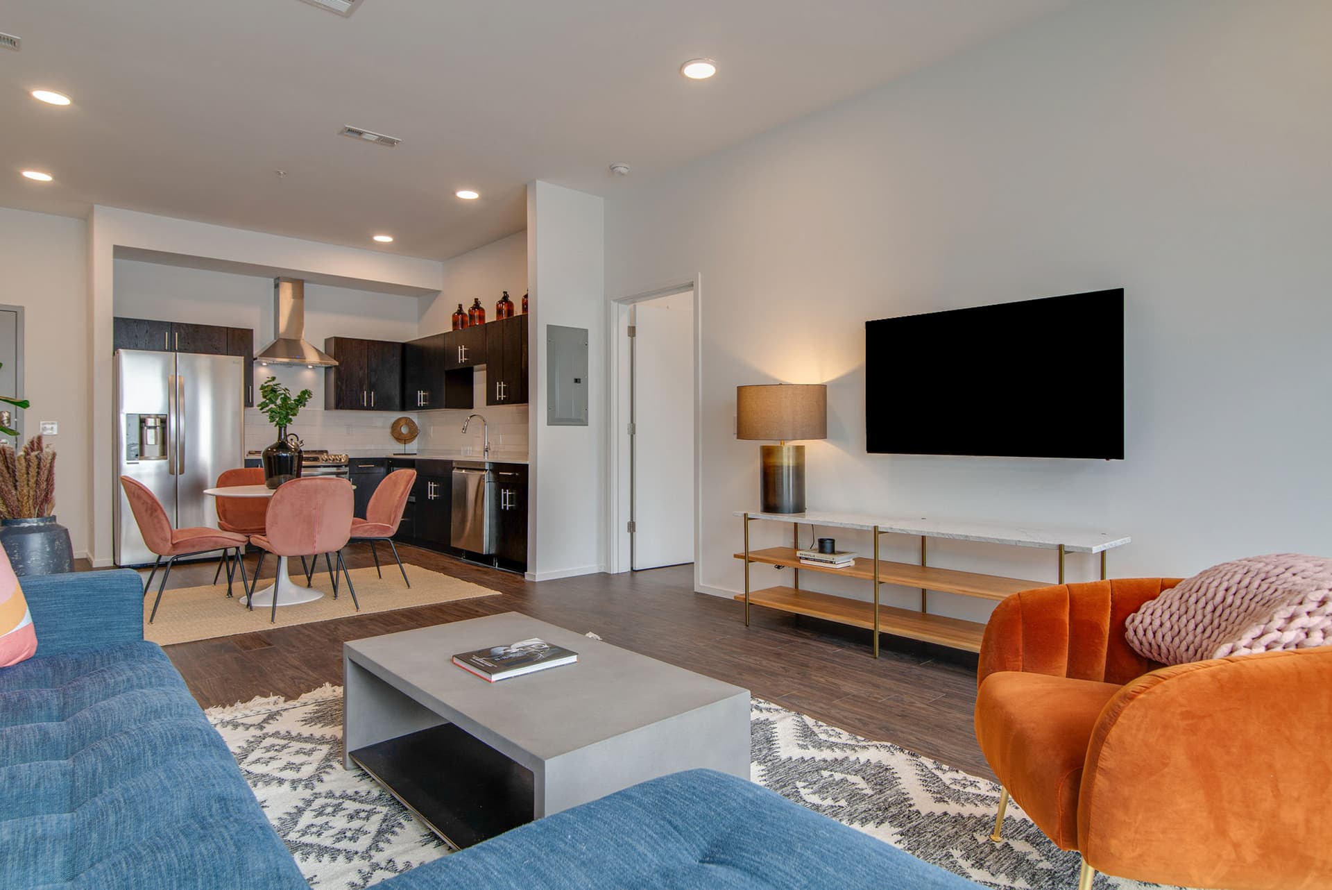 Green Illume Home - Image 6