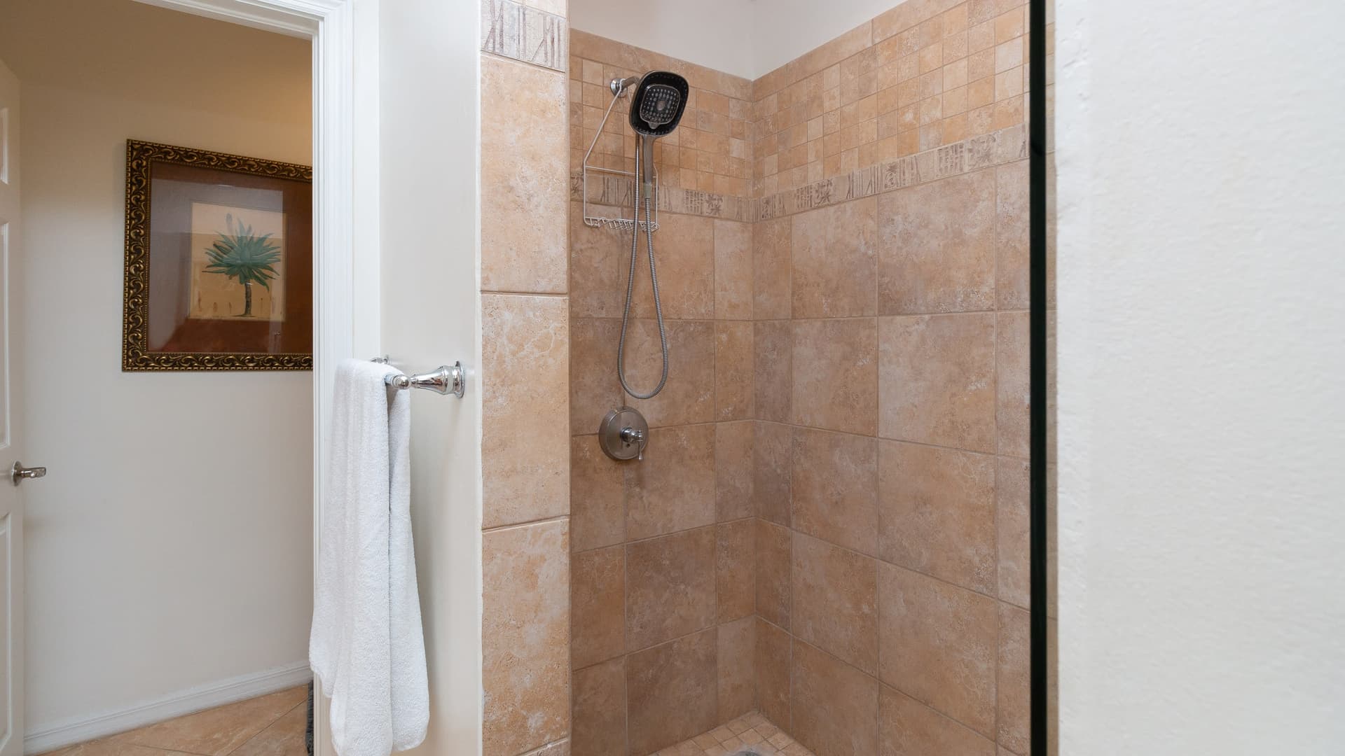 Lookout Residence - Image 13