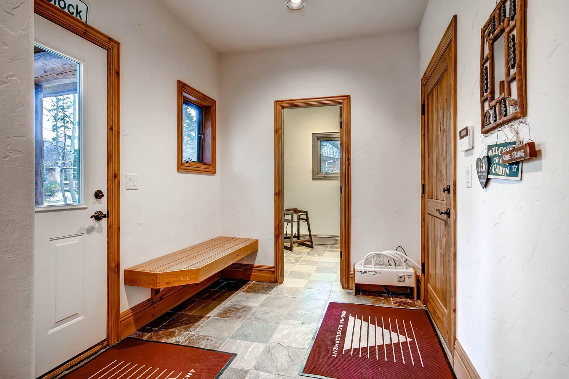 Beavers Lodge - Image 40