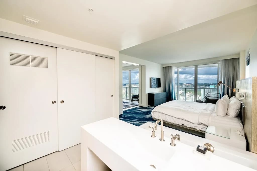 Horizon Condo #2108 - Image 23