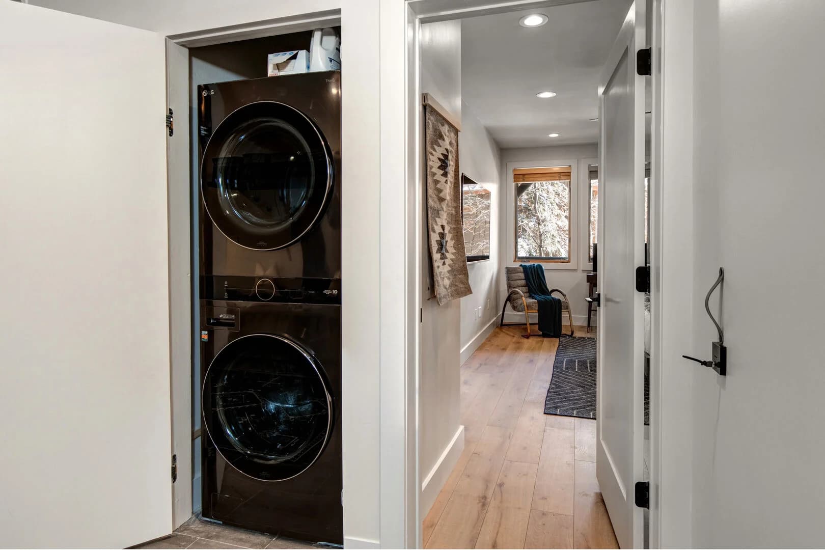 Black Bear Residence - Image 34