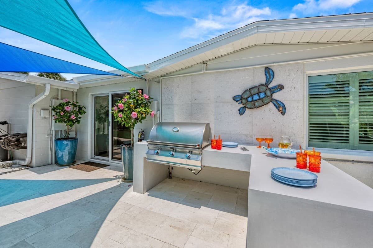 Beach Palm House - Image 52