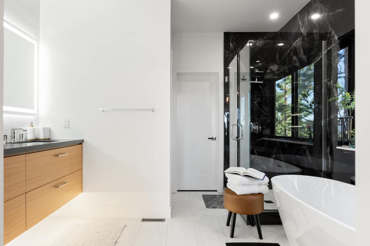 Bear's Retreat - Image 19